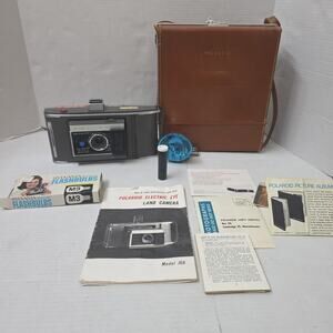 Vintage Polaroid Land Camera W Case Manual & Flashbulbs Model J66 Untested AS IS